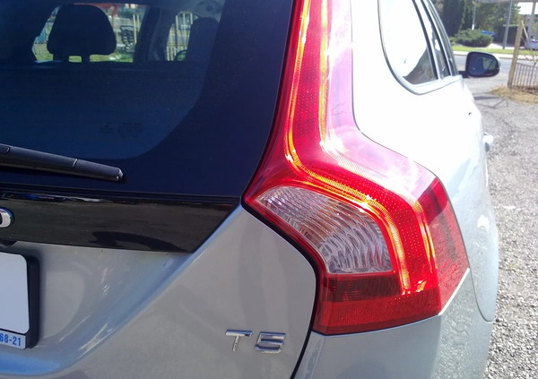 Volvo V60 cena 84900 przebieg: 50000, rok produkcji 2018 z Lublin małe 497